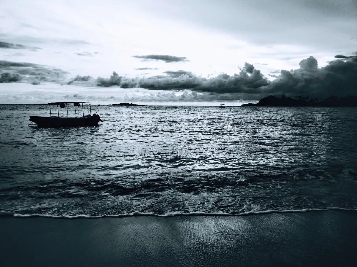 Unawatuna Beach, Unawatuna, Southern Province, Sri Lanka — 4
