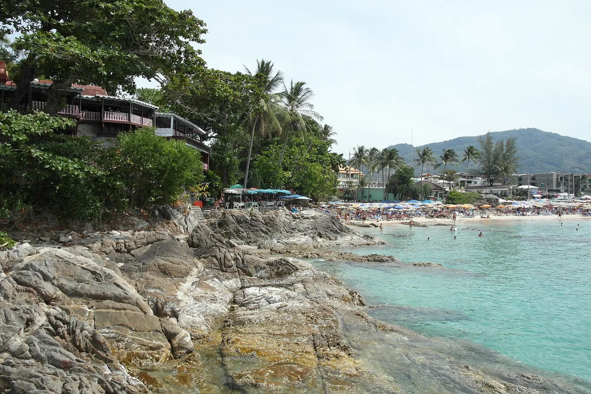 Playa de Patong, Patong, Andaman Sea, Tailandia — 5