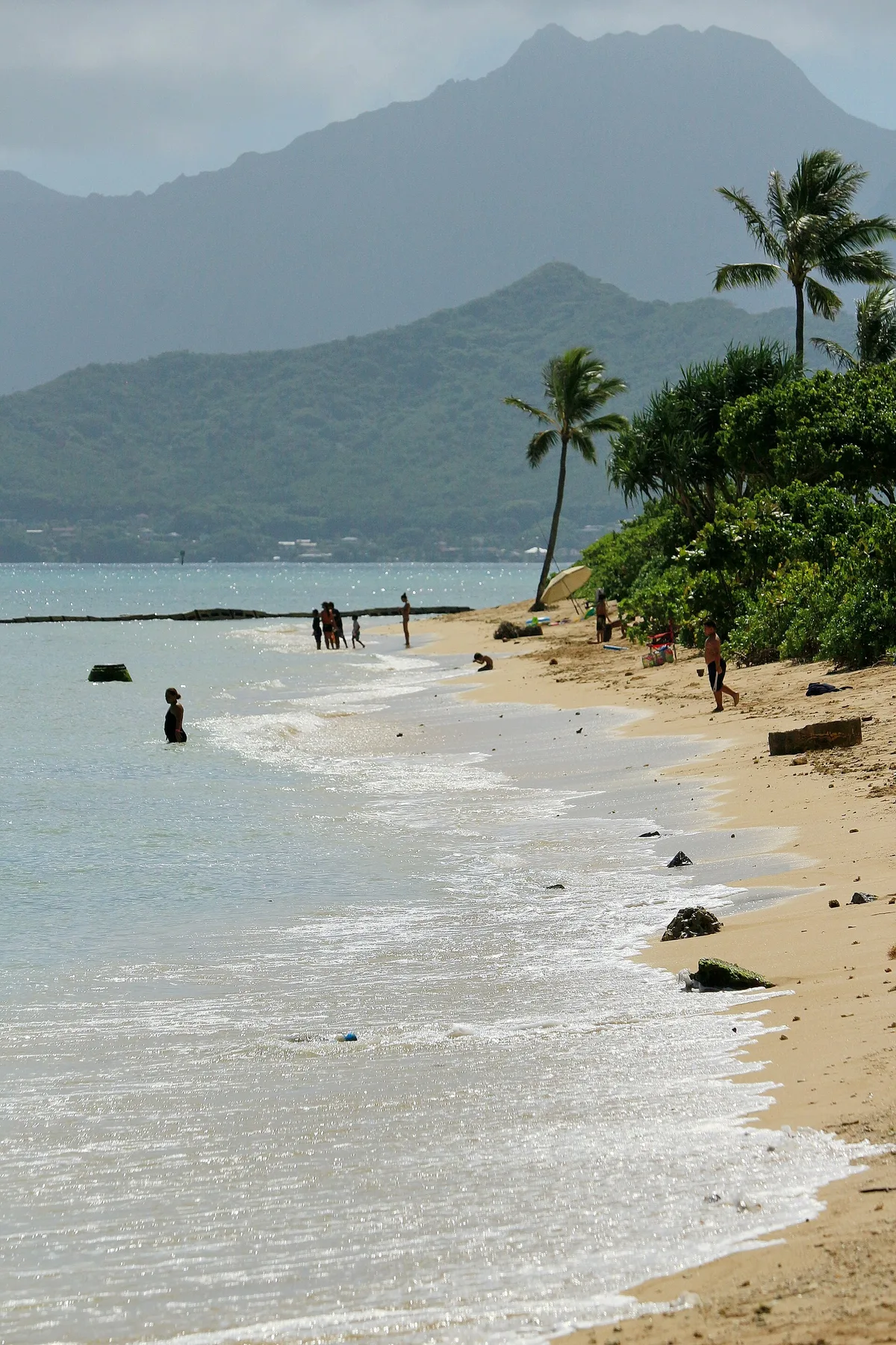 Kualoa Regional Park-Strand, Kaneohe, Hawaii, Vereinigte Staaten — 4