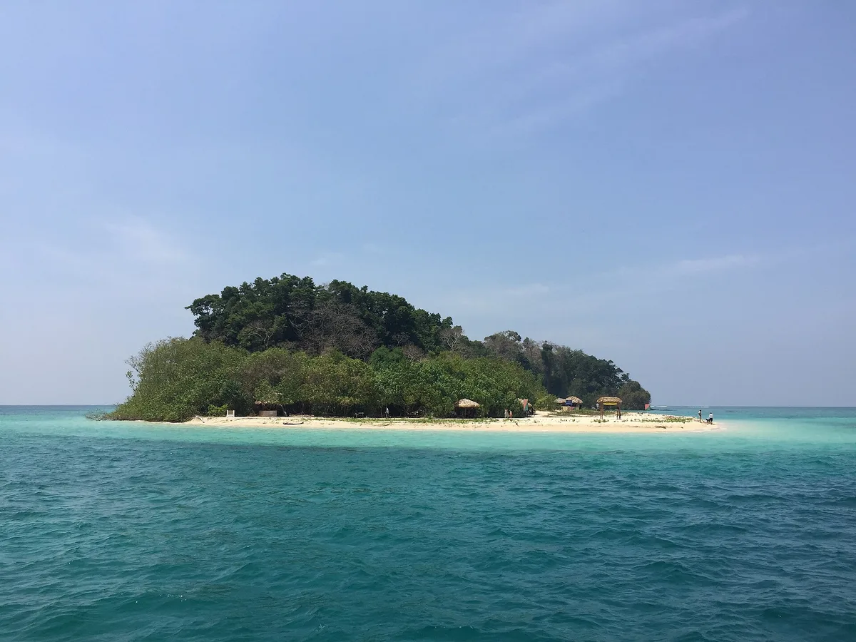 Jolly Buoy Beach, Wandoor (Mahatma Gandhi Marine National Park), Andaman and Nicobar Islands, India — 3