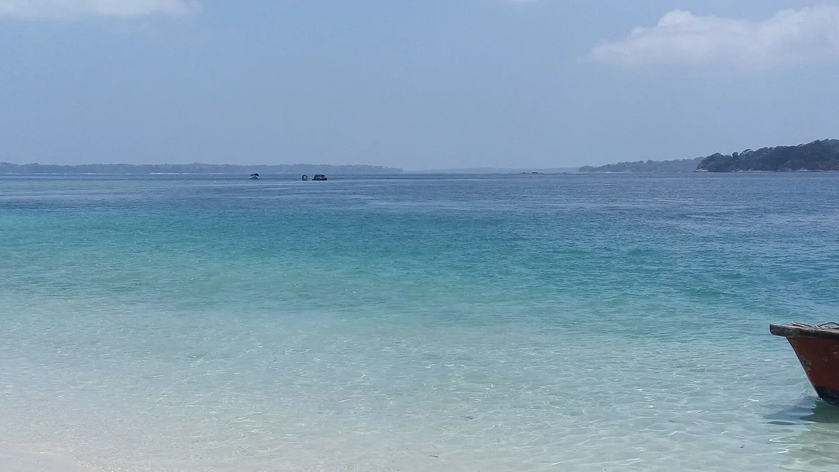 Jolly Buoy Beach, Wandoor (Mahatma Gandhi Marine National Park), Andaman and Nicobar Islands, India — 4