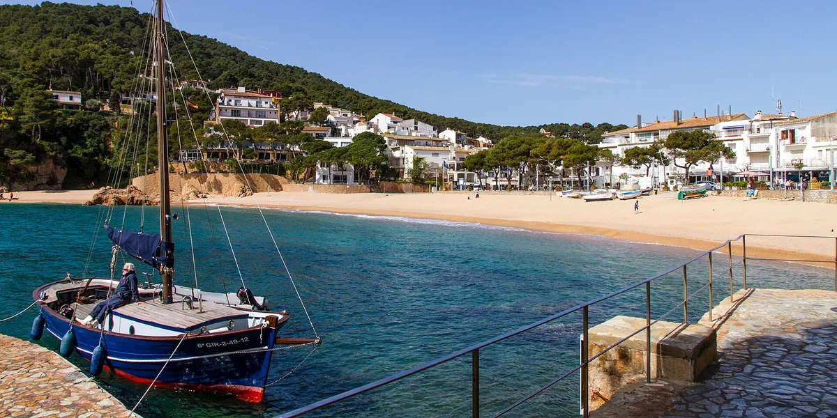 Tamariu-Strand, Palafrugell, Catalonia, Spanien — 4