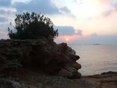 Cala Port Olivet-Strand, L'Ametlla de Mar, Catalonia, Spanien — 6