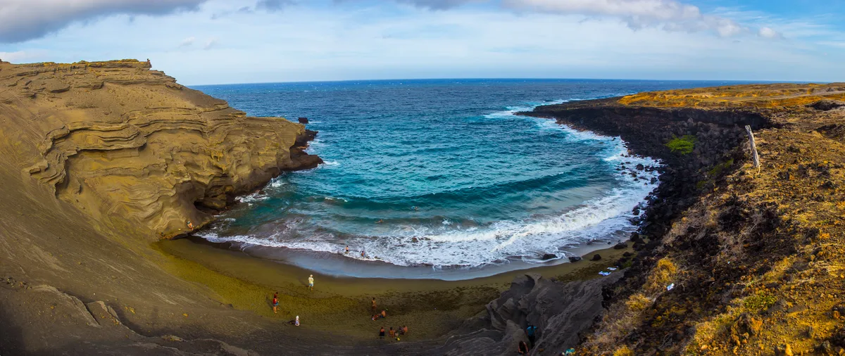 Papakolea Green Sand Beach, Ka'u, Hawaii, United States — 5