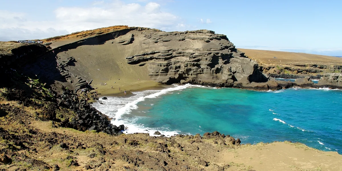 Papakolea Green Sand Beach, Ka'u, Hawaii, United States — 4