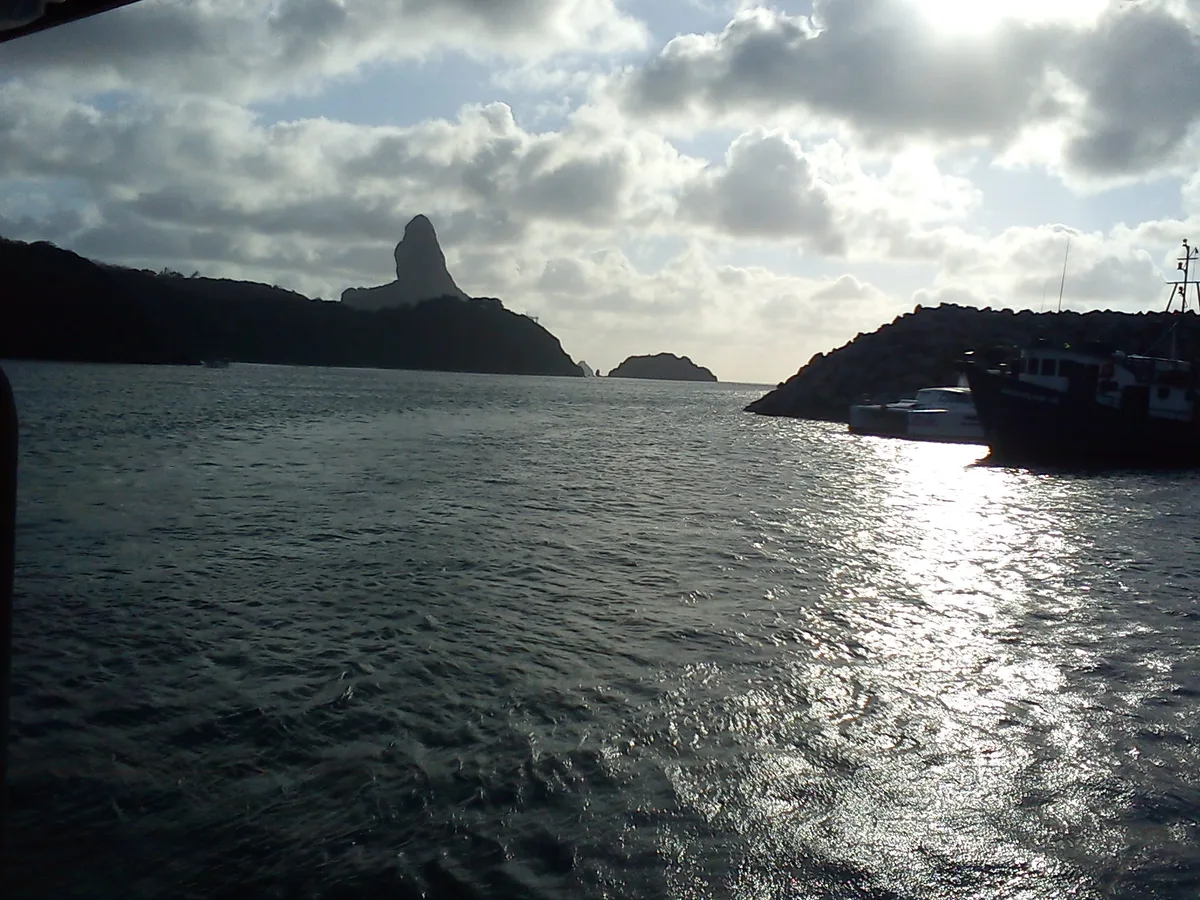 Buraco da Raquel Beach, Fernando de Noronha, Brazilian Islands, Brazil — 5