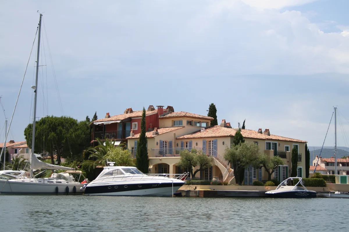 Spiaggia di Grimaud, Grimaud, Provence-Alpes-Côte d'Azur, Francia — 4