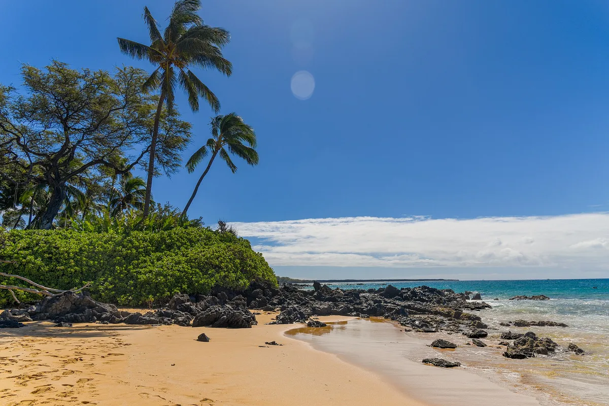 Mākena Cove (Secret Cove), Mākena, Hawaii, United States — 2