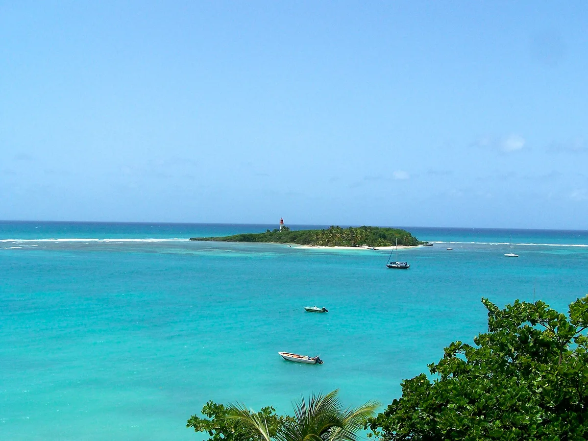 Ilet du Gosier Beach, Le Gosier, Guadeloupe, France — 4