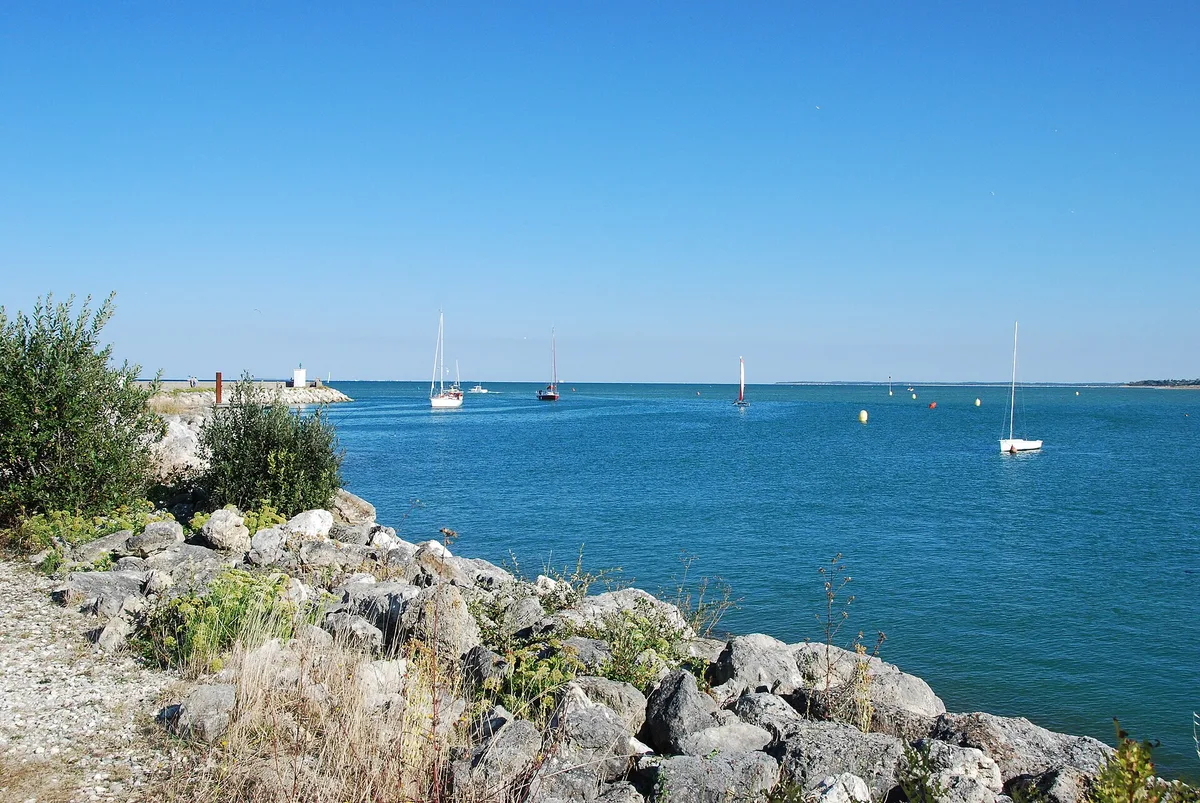 Plage de la Boirie, Saint-Denis-d'Oléron, Nouvelle-Aquitaine, France — 2
